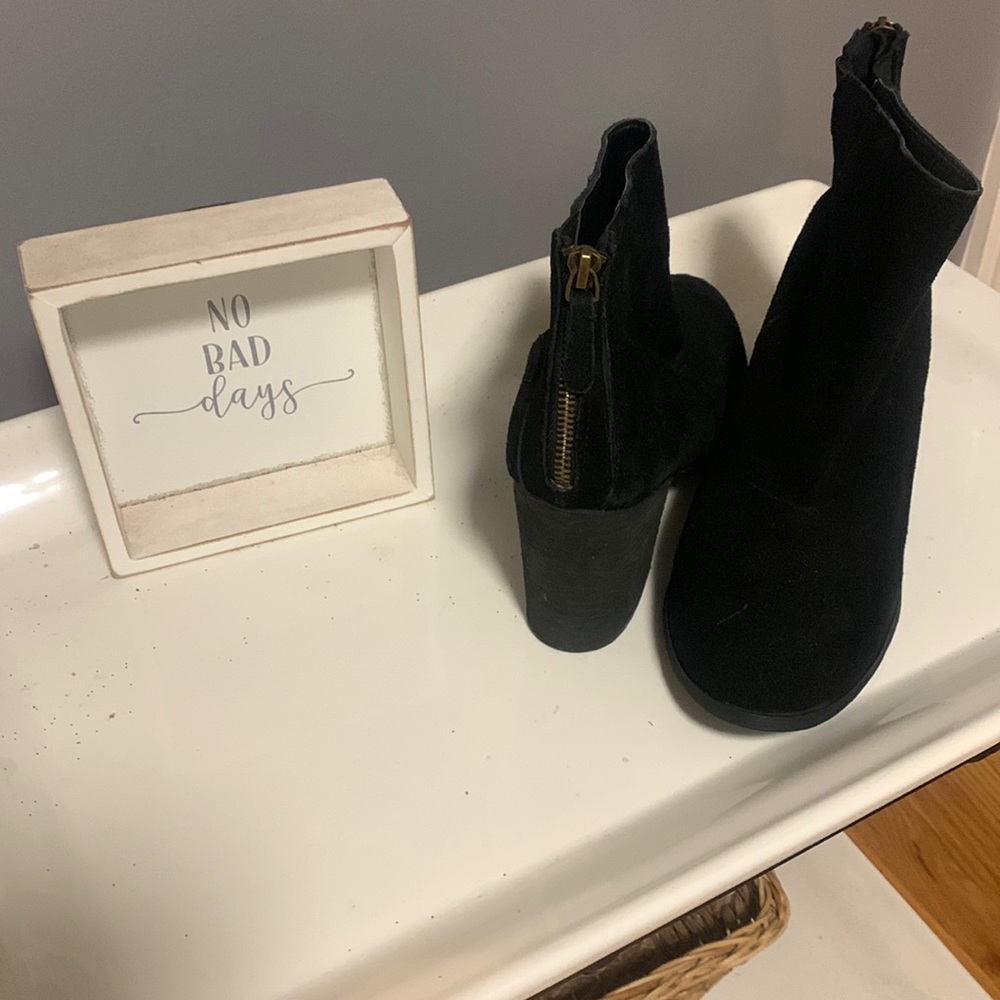 Brand new black suede botties